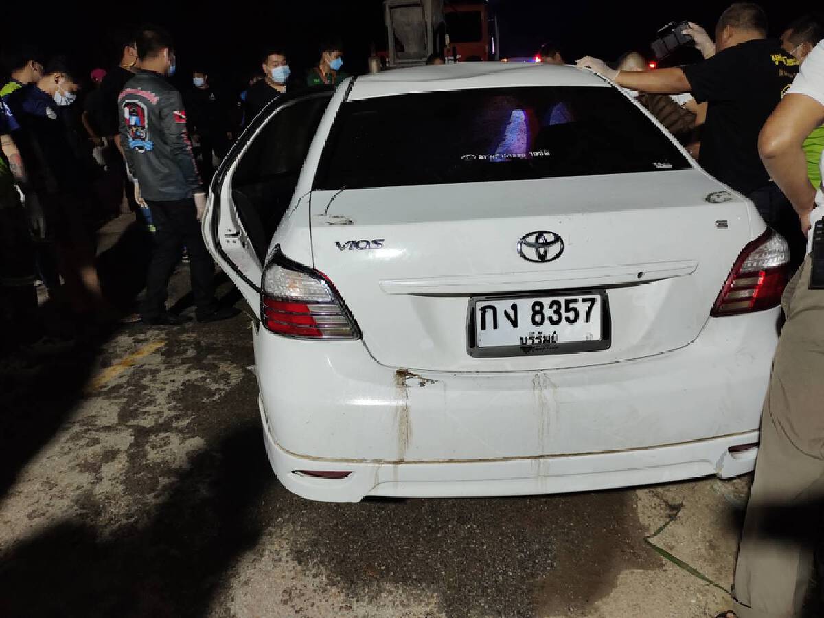 "ตำรวจแม่สาย"ซิ่งรถยนต์เก๋งแหกโค้งตกคลองดับคารถ 3 ศพ