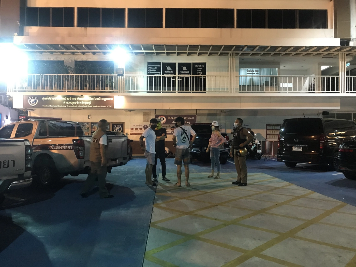 บุกทลายกองถ่ายหนังโป๊กลางเมืองพัทยา อ้างทำเพราะตกงานจากพิษโควิด-19