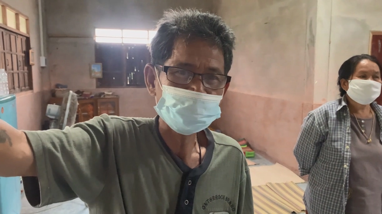 ตร.สอบพยาน โจรสวมหมวกอีโม่งบุกกุฏิทำร้ายเจ้าอาวาสชิงโน๊ตบุ๊ค