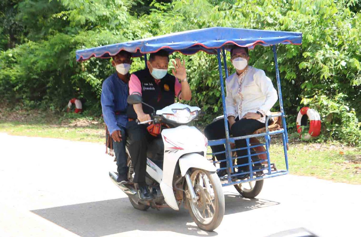 ผู้ว่าฯกาฬสินธุ์นั่งซาเล้ง ซ้อมนำเที่ยวป่าต้นยางร้อยปี