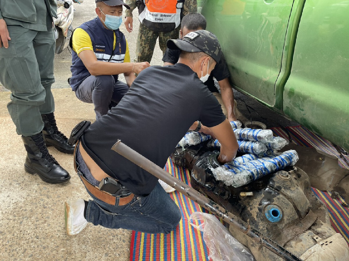สนธิกำลังจับกุมยาบ้า 144,000 เม็ด ซุกซ่อนในถังน้ำมันรถยนต์