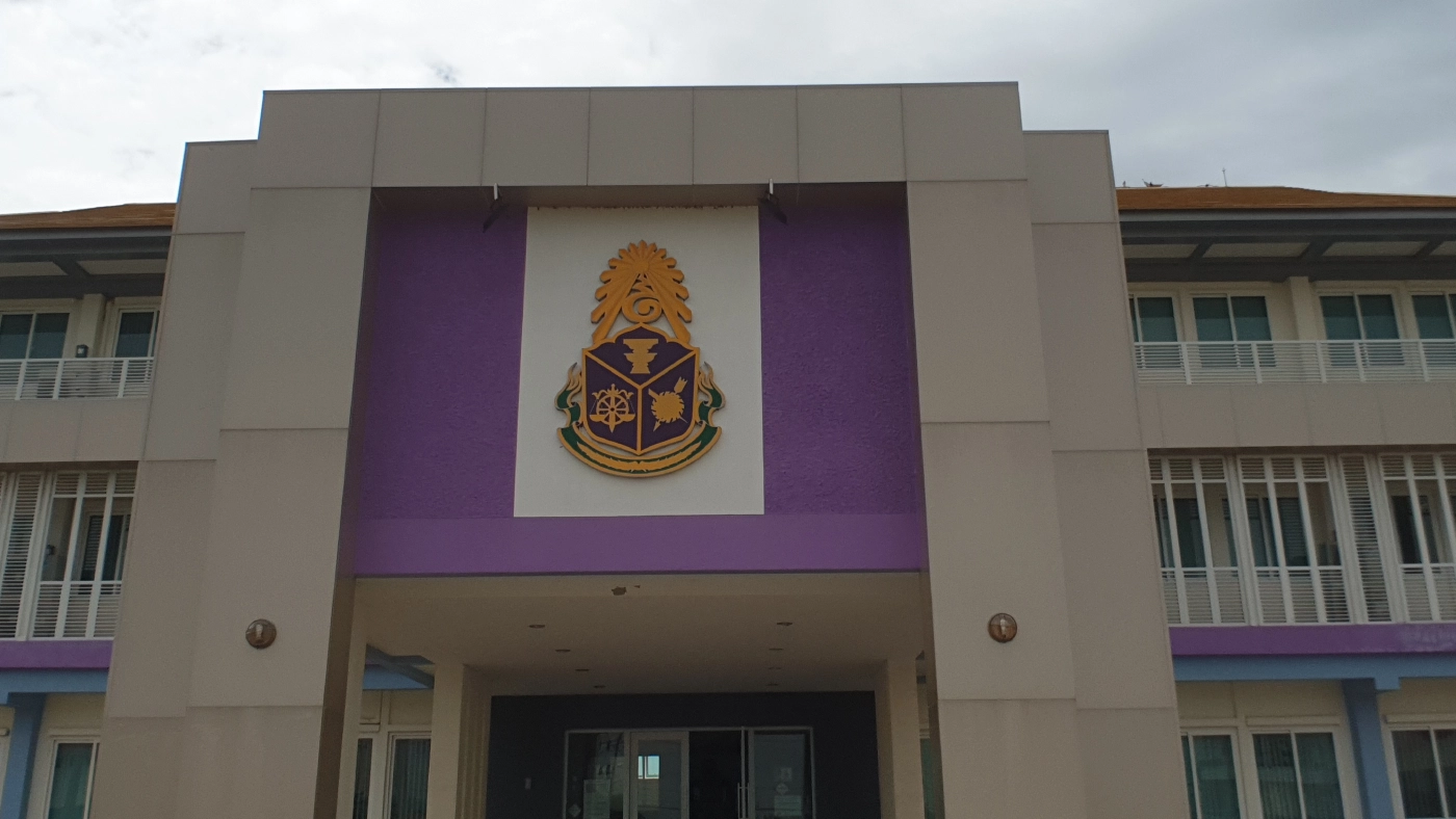 ตะลึง เสาไฟประติมากรรมโหวด จ.ร้อยเอ็ดต้นละเกือบล้านบาท