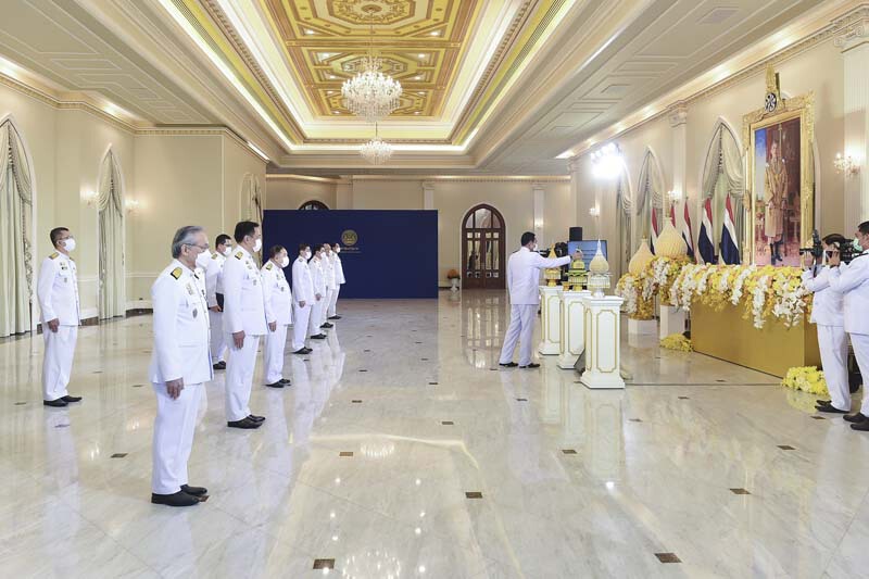 ‘นายกรัฐมนตรี’นำถวายพระพรวันเฉลิมพระชนมพรรษาพระบาทสมเด็จพระเจ้าอยู่หัว
