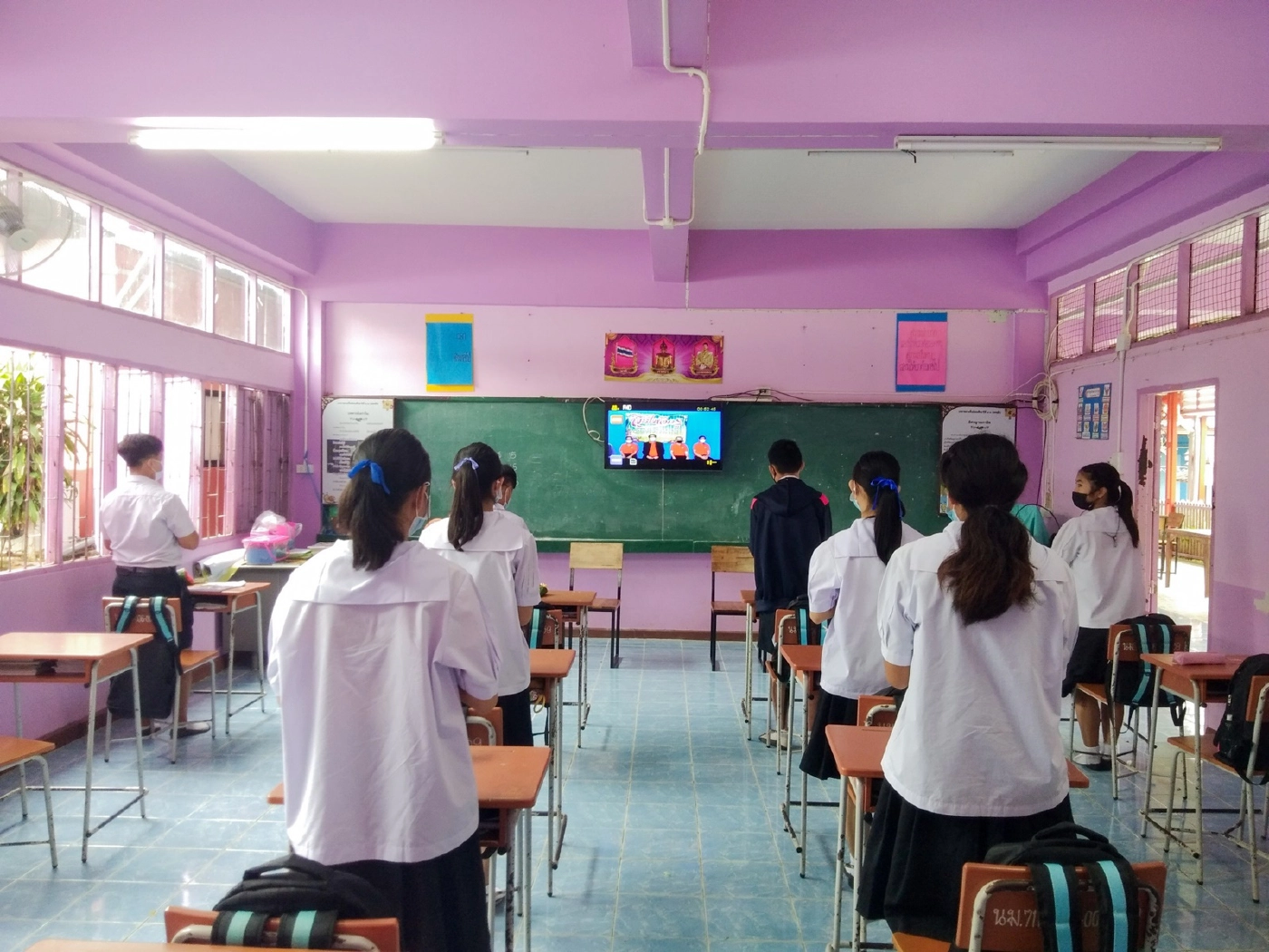 ร.ร.บ้านน้ำมิน จัดพิธี"ไหว้ครูออนไลน์"ป้องกันโควิด