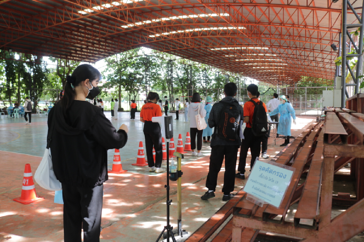 ตรวจเชิงรุกโควิด-19 กลุ่มเสี่ยงลูกค้าร้านไดโนชา 200 ราย