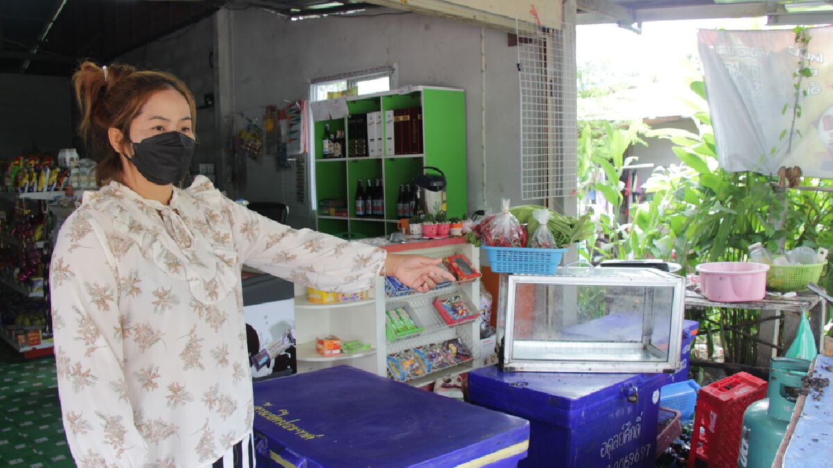 หนุ่มใหญ่ซิ่งกระบะชนดะทั้งรถจอดข้างทางและร้านค้าพังยับเจ็บ 1