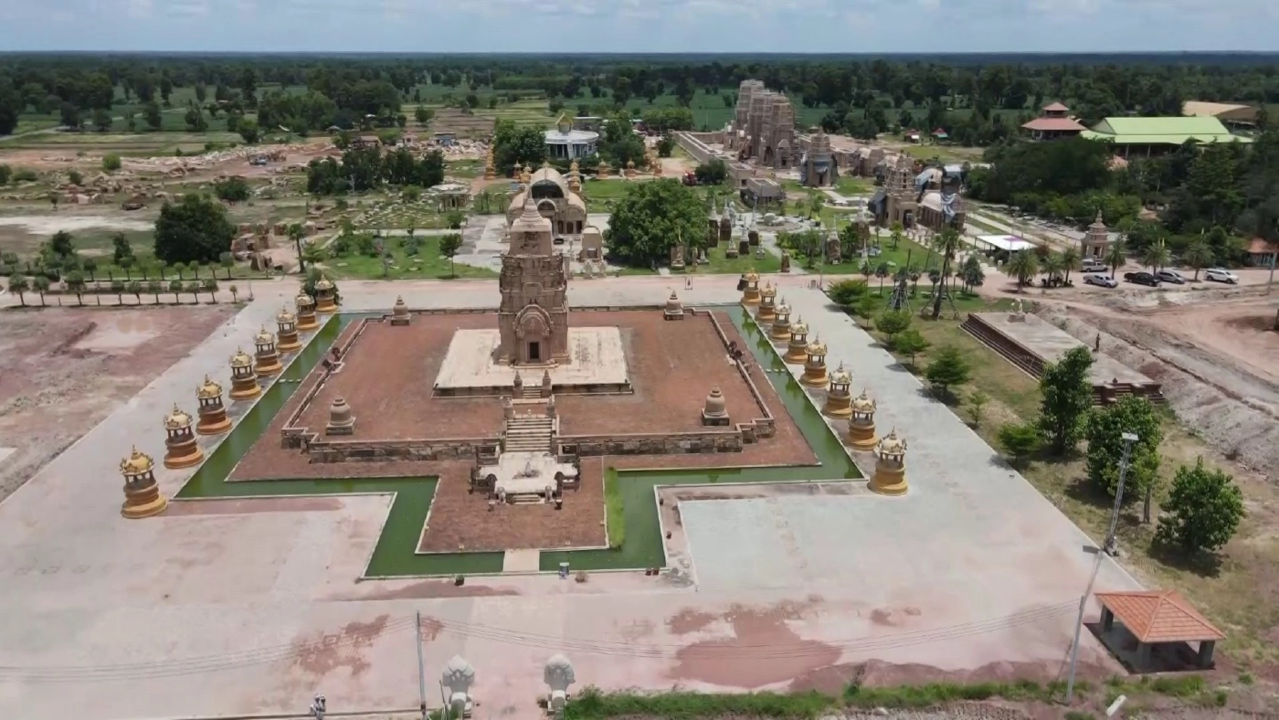 เจ้าอาวาสวัดภูม่านฟ้ายันสร้างเมืองสีหนครตามจินตนาการ