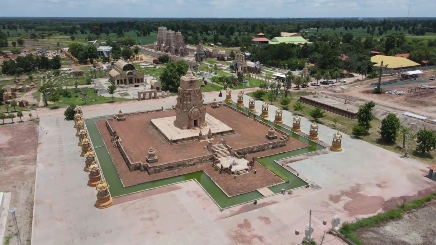 เจ้าอาวาสวัดภูม่านฟ้ายันสร้างเมืองสีหนครตามจินตนาการ