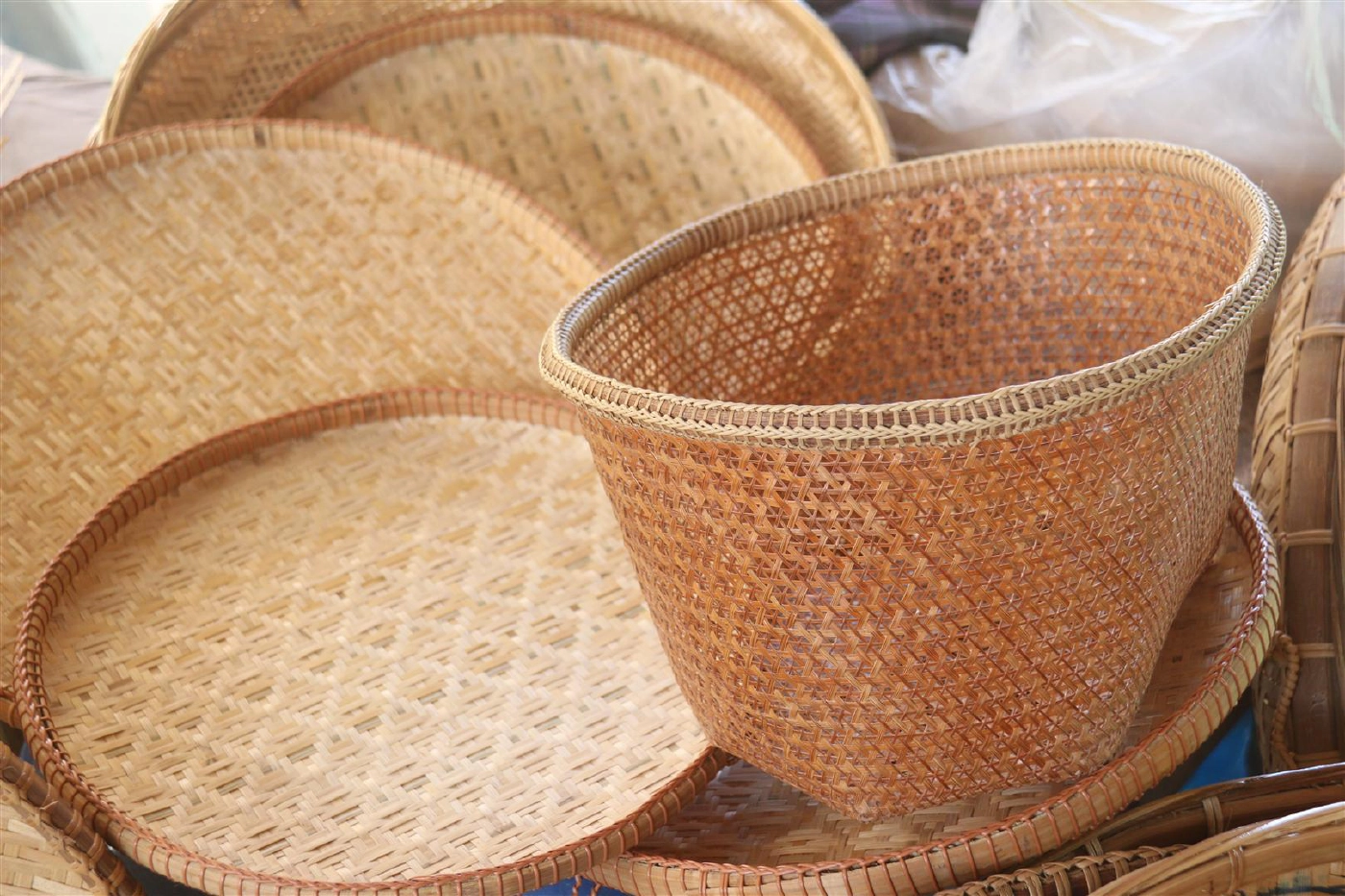 กลุ่มแม่บ้านพิจิตรจักสานตะกร้าไม้ไผ่ลายดอกพิกุล-สร้างรายได้เสริม