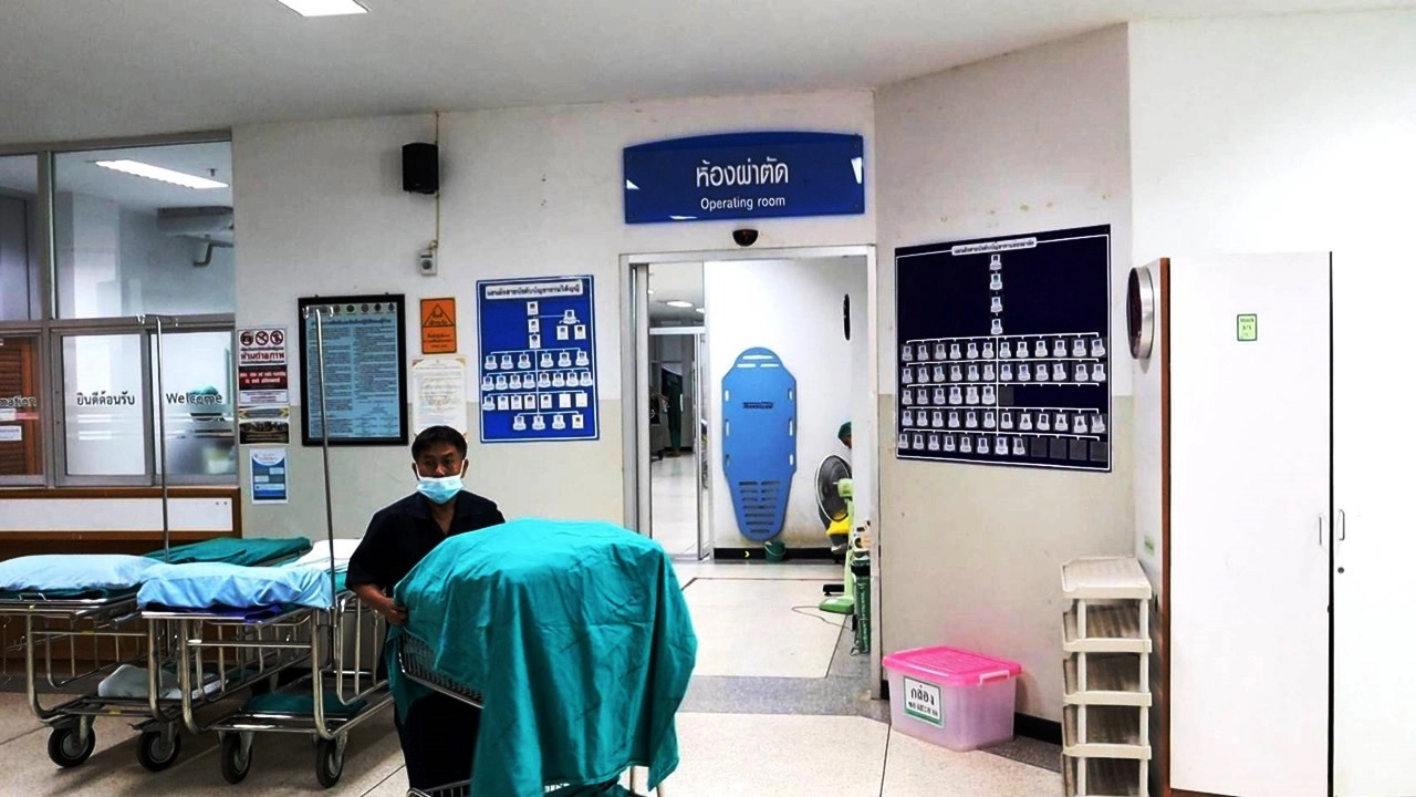 ทีมสูตินรีแพทย์รพ.นครพนม ผ่าคลอดหญิงท้องแก่ป่วยโควิดสำเร็จ