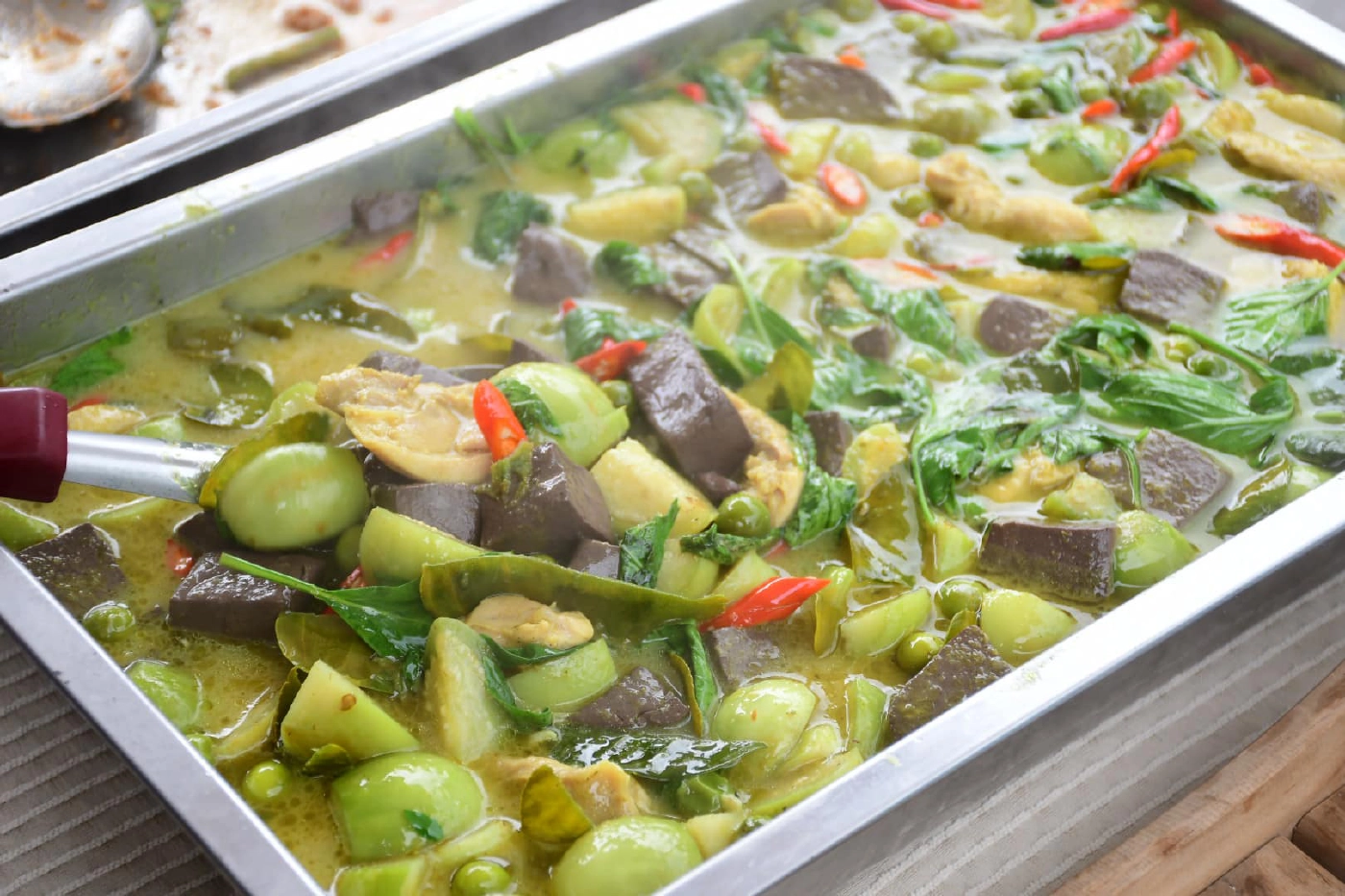 “ข้าวแกง 10 บาท”ช่วยเหลือชาวบ้านบรรเทาโควิด