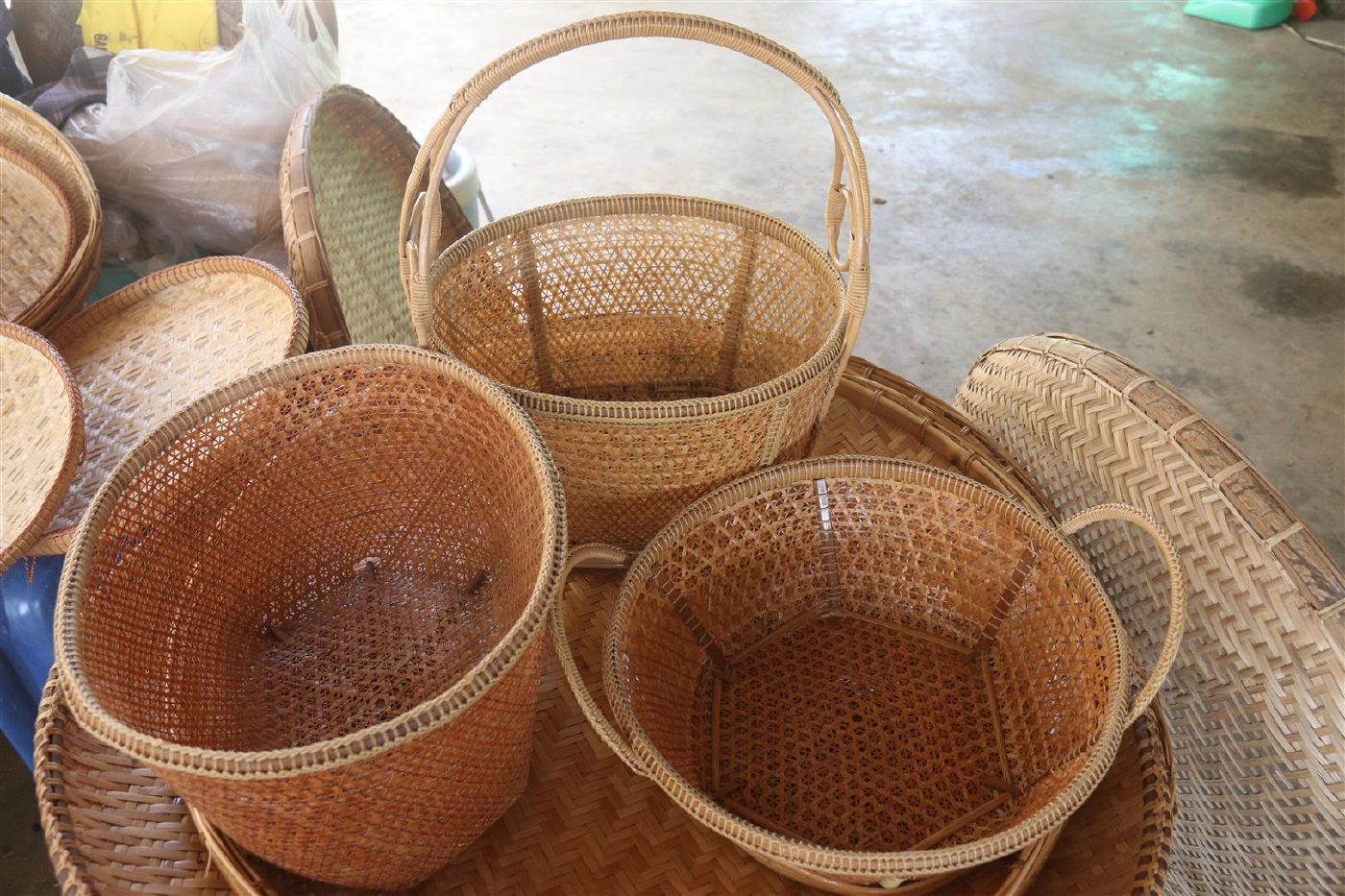 กลุ่มแม่บ้านพิจิตรจักสานตะกร้าไม้ไผ่ลายดอกพิกุล-สร้างรายได้เสริม