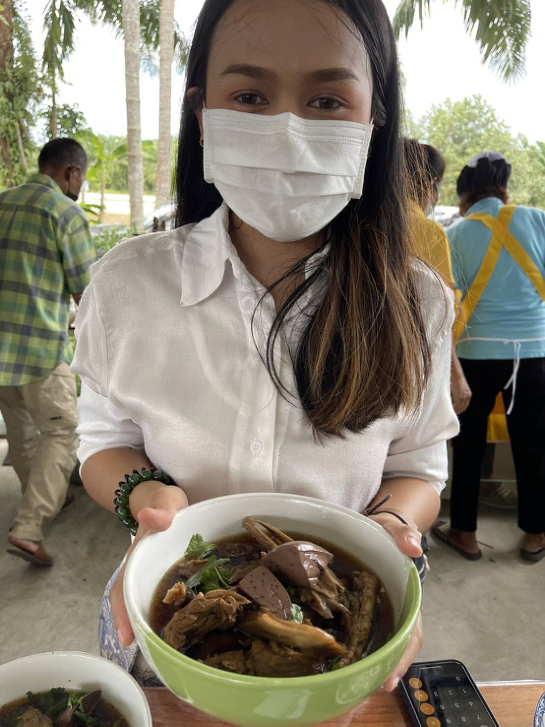 ทนายความสาวผันตัวเปิดร้านก๋วยเตี๋ยวเป็ดสูตรเด็ดขายดีเกินคาด