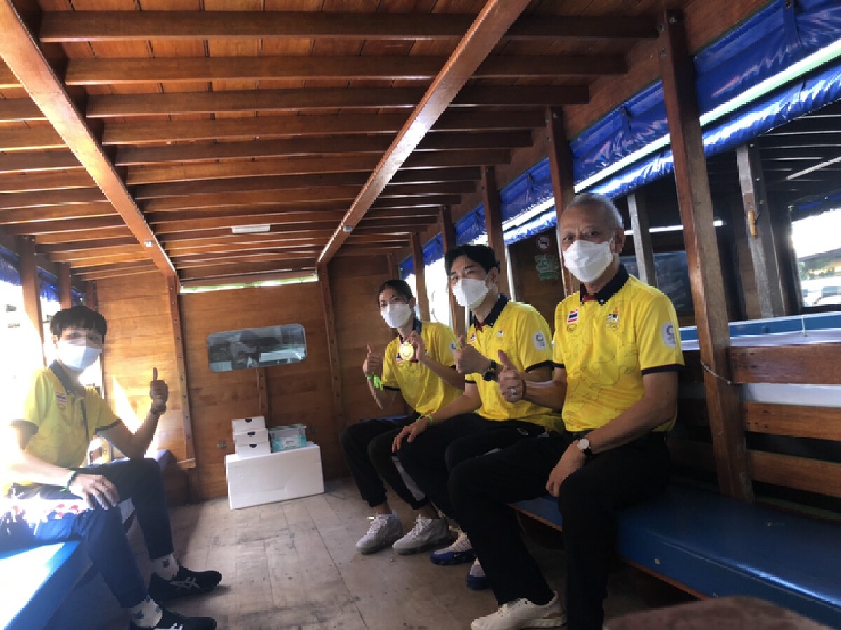 แห่รับ"เทนนิส"ฮีโร่เหรียญทองเทควันโด พร้อมรับเงินอัดฉีด 20 ล้านบาท