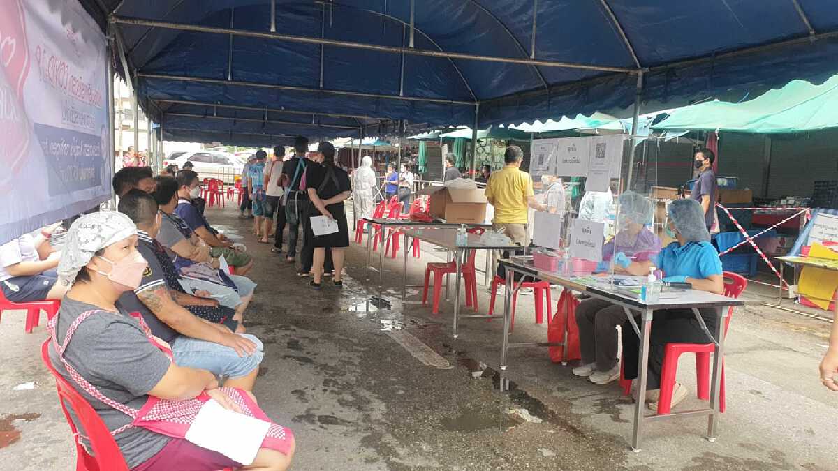 เทศบาลนครเชียงใหม่ตั้งจุดตรวจเชิงรุกหาเชื้อโควิด-19ฟรี