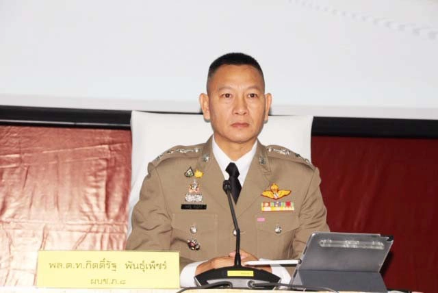 พล.ต.ท.กิตติ์รัฐ พันธุ์เพ็ชร์ ผู้บัญชาการตำรวจภูธรภาค 8 