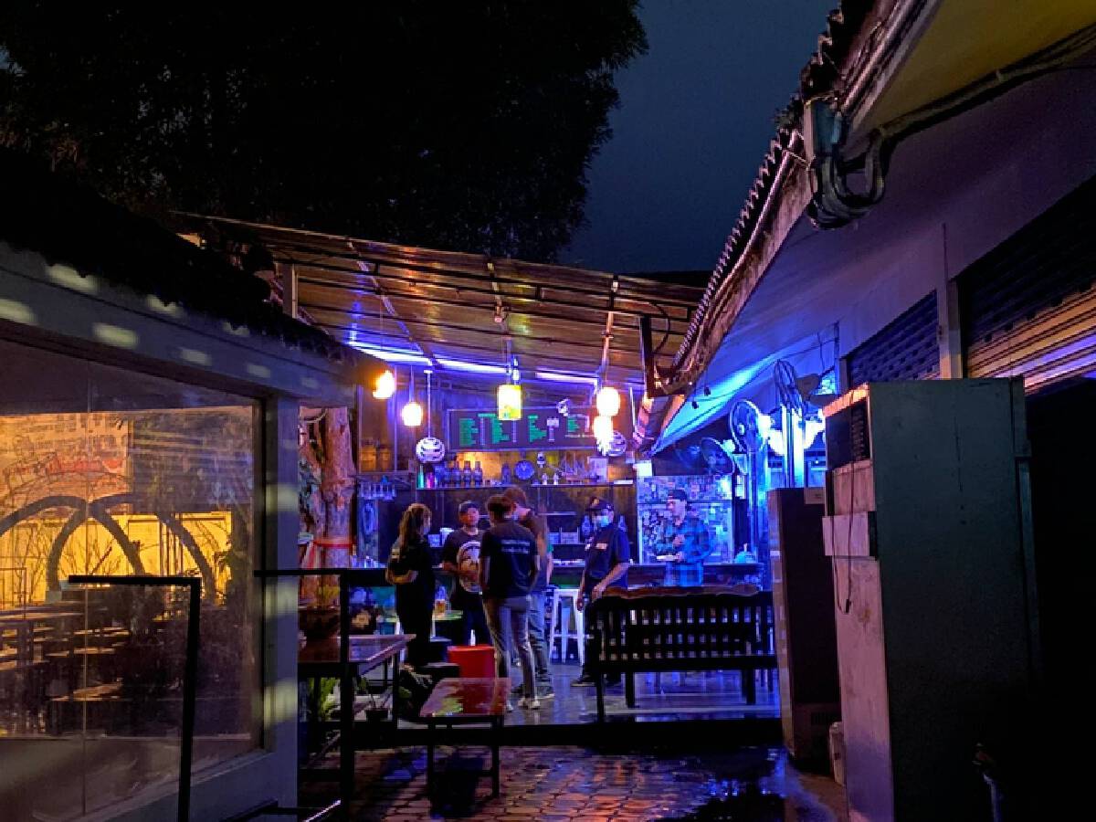 เชียงใหม่ลงดาบจับ7ร้านฝ่าฝืนคำสั่งขายเหล้าเกินเวลากำหนด