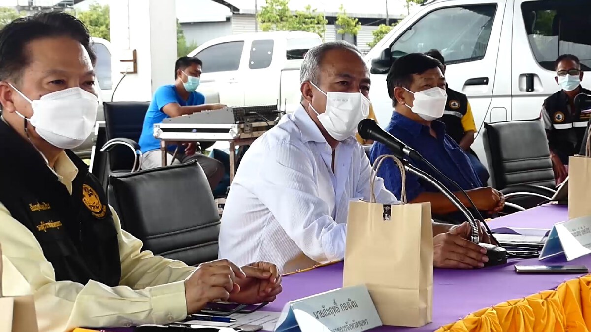 รมช.พาณิชย์ลงพื้นที่ รับฟังมังคุดราคาตกต่ำ