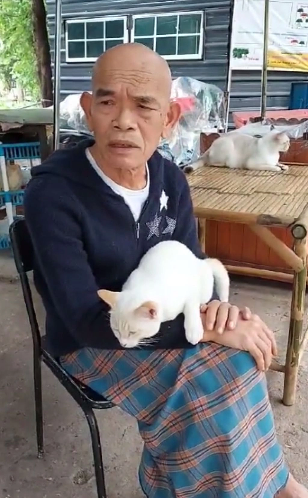 "นุ้ย" ปัดปีนเกลียว "ป๋าเทพ" แค่วิจารณ์รัฐบาล