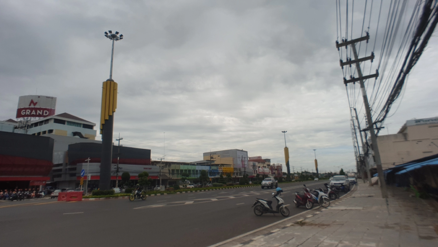 ตะลึง เสาไฟประติมากรรมโหวด จ.ร้อยเอ็ดต้นละเกือบล้านบาท