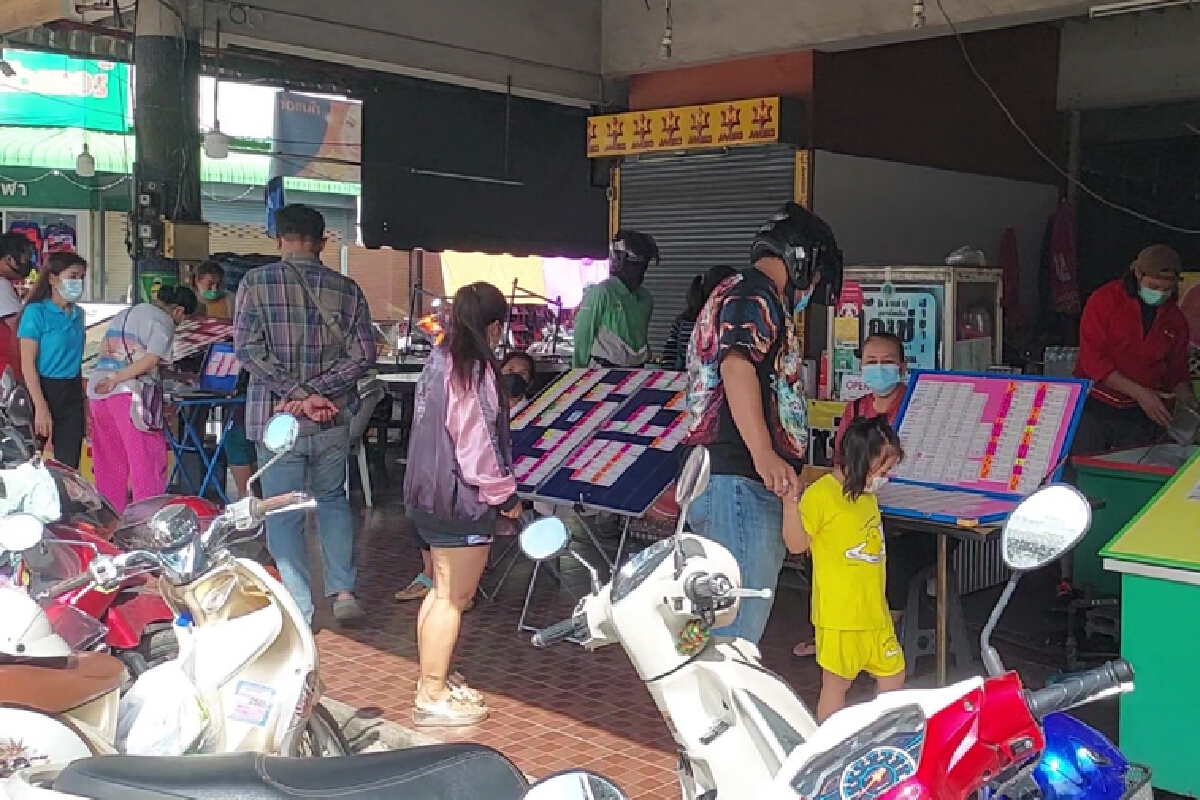 จัดระเบียบแผงลอตเตอรี่ไปขายในอาคารตลาดสดแก้ปัญหากีดขวางจราจร