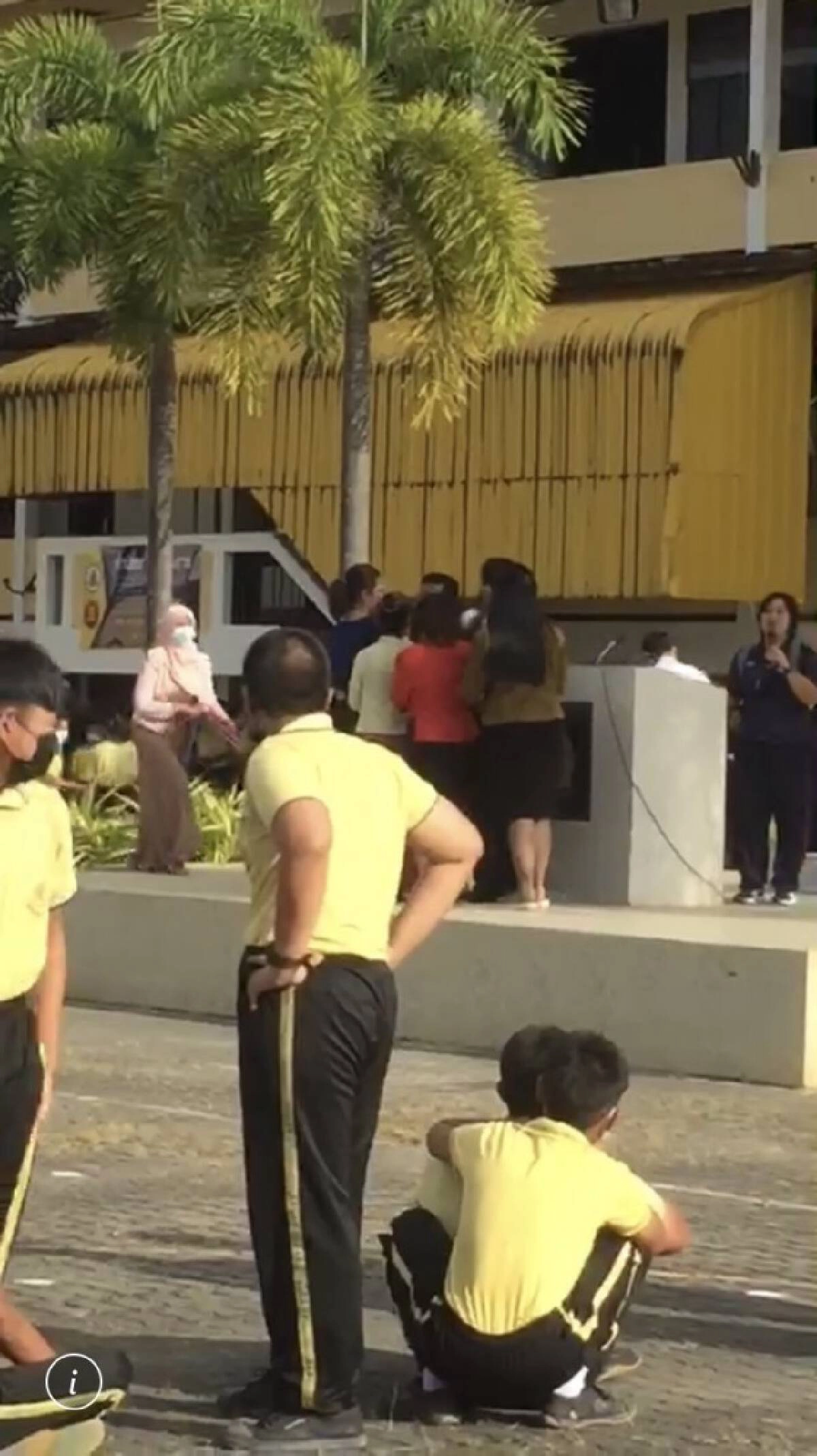 สั่งฟ้อง 15 กรรม อดีต ผอ.รร.เทพาล่วงละเมิดเด็ก-ชักปืนหน้าเสาธง