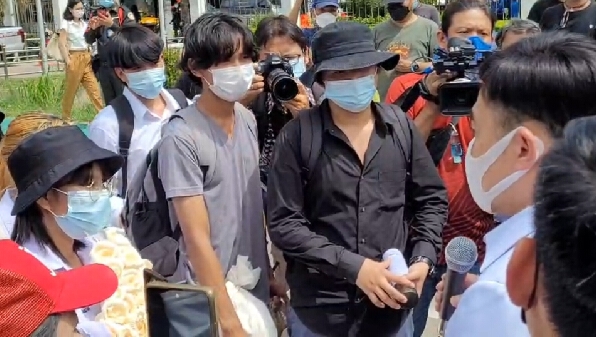 "เด็กปากแจ๋ว" พร้อม "ไพร่พล" ร้องขอวัคซีนทางเลือกฉีดปชช.ฟรี ใน 7 วัน