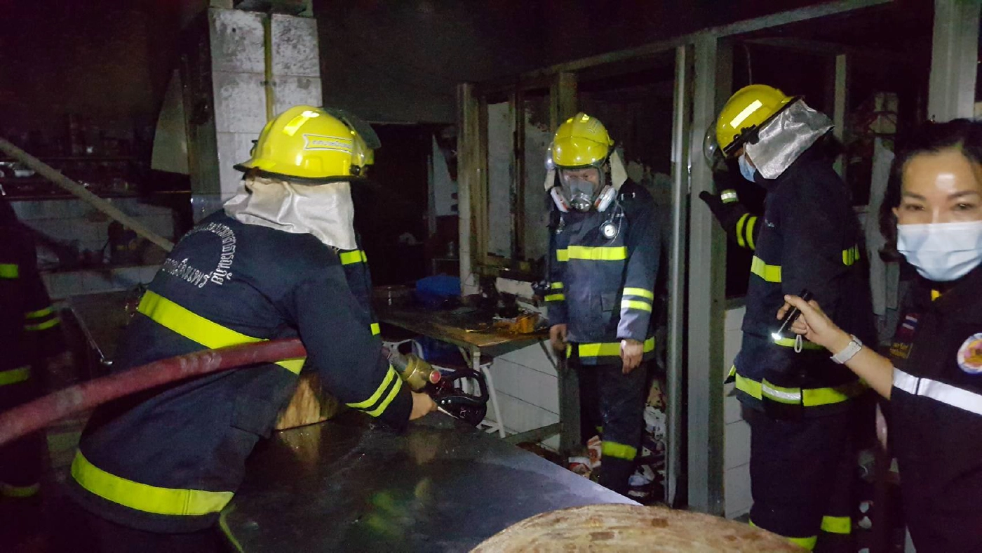 ไฟไหม้รร.แม่ยมพาเลสเช้ามืดโชคดีหนุ่มซาเล้ง-แจ้งดับทัน