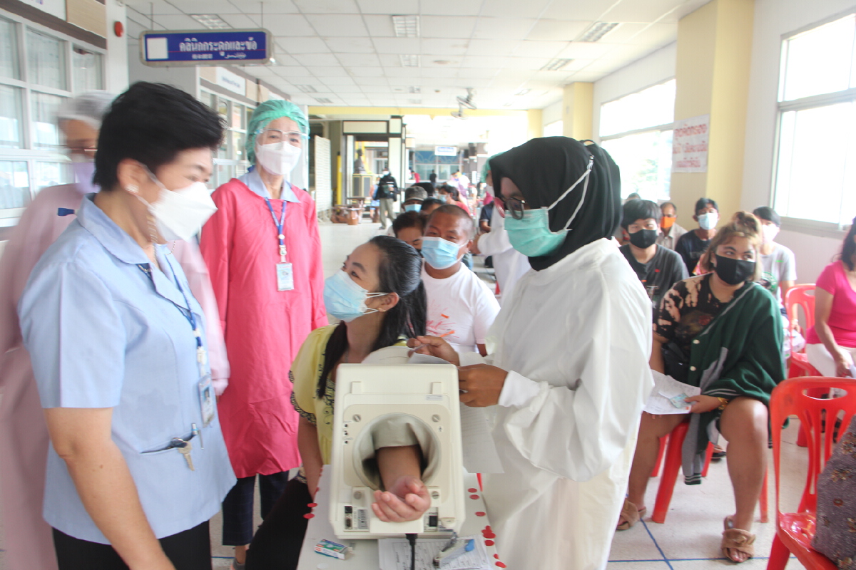 คนแน่นเสี่ยงติดเชื้อ วันแรกเปิด Walk in ให้ชาวเบตงฉีดวัคซีน