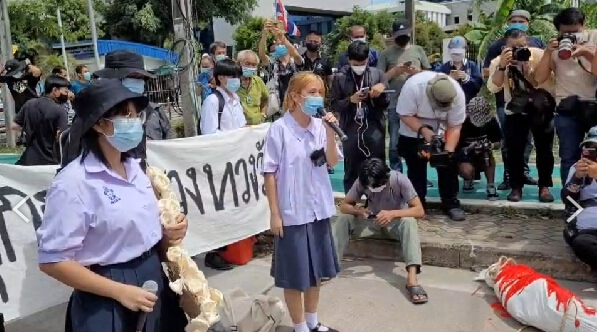"เด็กปากแจ๋ว" พร้อม "ไพร่พล" ร้องขอวัคซีนทางเลือกฉีดปชช.ฟรี ใน 7 วัน
