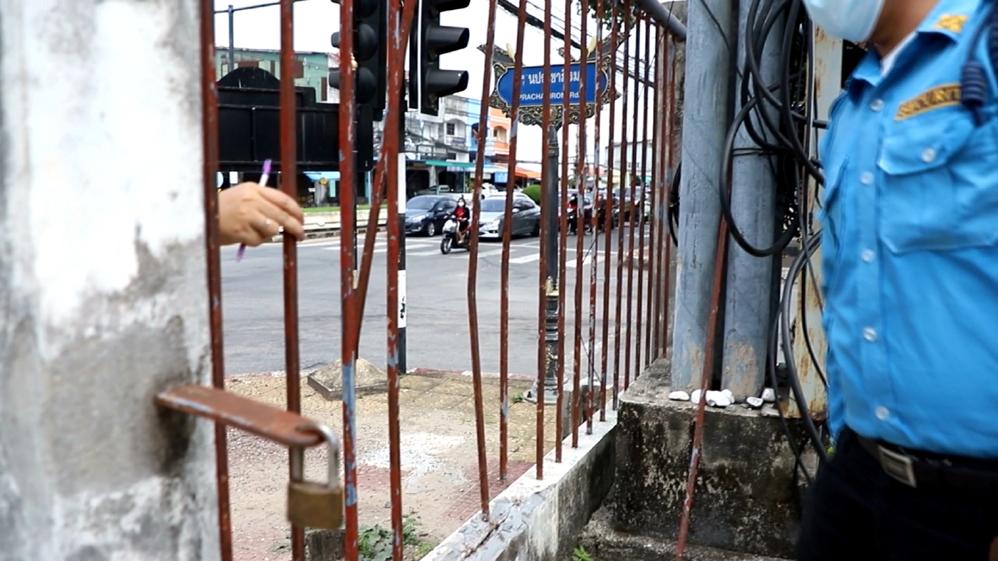 หนีกันจ้าละหวั่น!! ควายหลุดไล่ขวิดคนกลางสี่แยกเมืองนราธิวาส