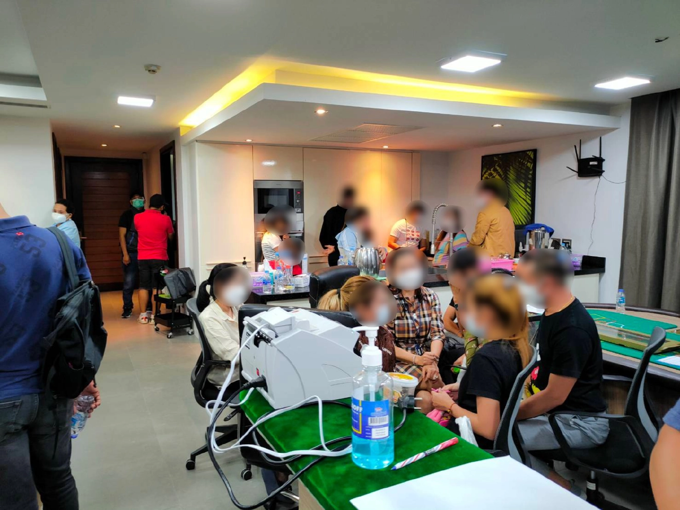 วงแตก!กองปราบรวบนักพนันร่วม 30 รายที่ภูเก็ต เปิดบ่อนในโรงแรมเย้ยกฎหมาย