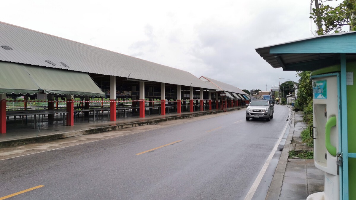สภาพตลาดสดที่ถูกสั่งปิดเพื่อควบคุมโควิด-19