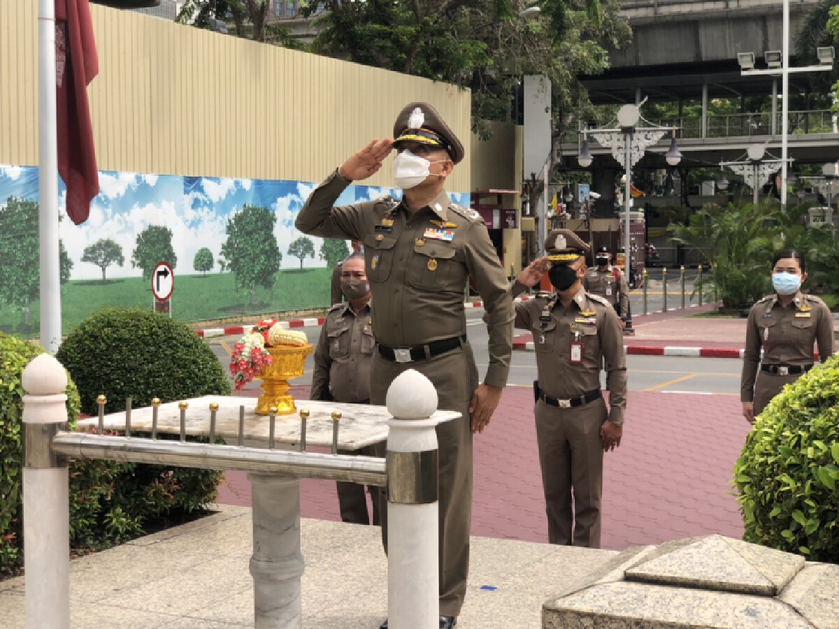 "พล.ต.อ.วิระชัย" หวนนั่งเก้าอี้ "รอง ผบ.ตร." กลับเข้าทำงานวันแรก