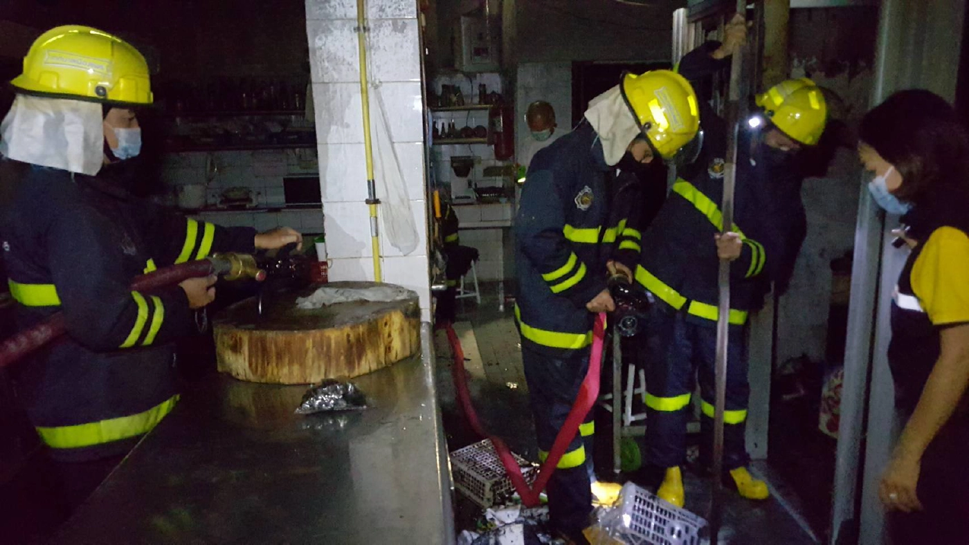 ไฟไหม้รร.แม่ยมพาเลสเช้ามืดโชคดีหนุ่มซาเล้ง-แจ้งดับทัน