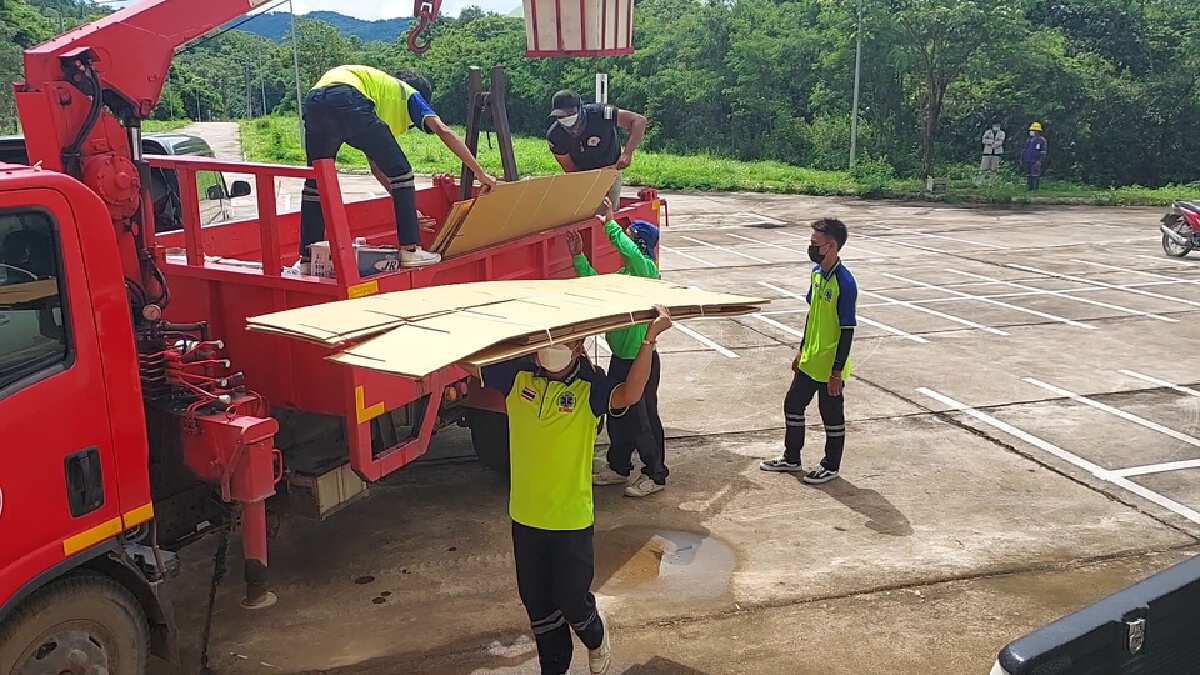 “แม่สอด”เร่งติดตั้งเตียงกระดาษ-รองรับผู้ป่วยสีเขียว