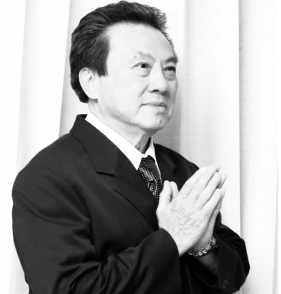 เฮียม้อ หรือ นายชูเจริญ รวีอร่ามวงศ์  เป็รโปรโมเตอร์มวยชื่อดัง