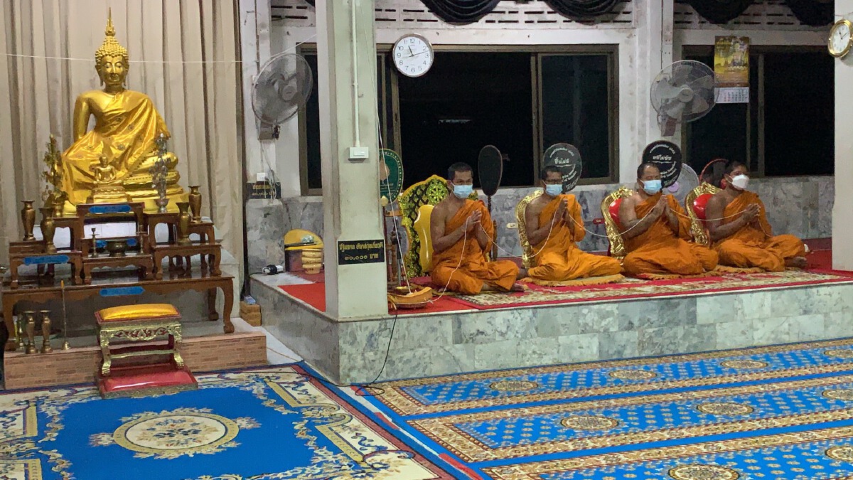 ศรีสะเกษนิมนต์พระสวดศพโควิด-19 ติดเชื้อเสียชีวิตรายที่ 9 เผากลางดึก