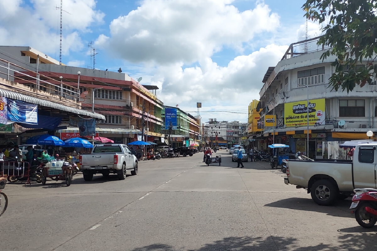 จัดระเบียบแผงลอตเตอรี่ไปขายในอาคารตลาดสดแก้ปัญหากีดขวางจราจร