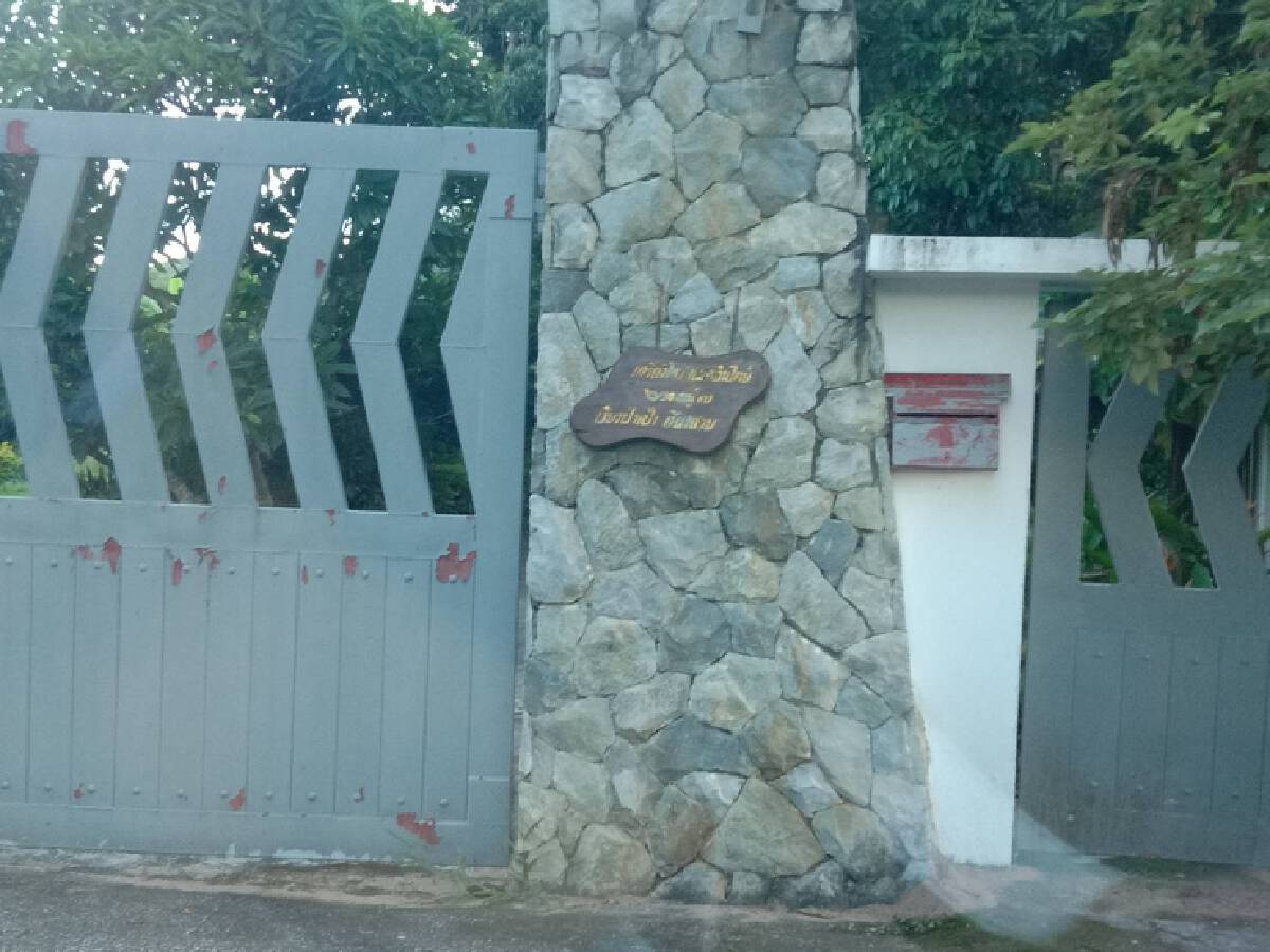 “เบิร์ด ธงไชย” ย่องกลับบ้านไร่-ชาวบ้านหวั่นโควิดระบาด