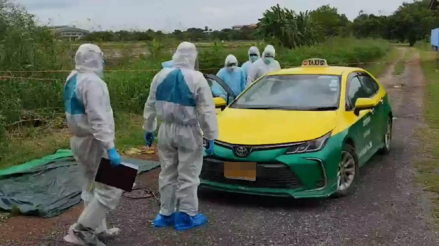 "แท็กซี่" จอดรถประท้วงเรียกร้องรัฐช่วยเยียวยา