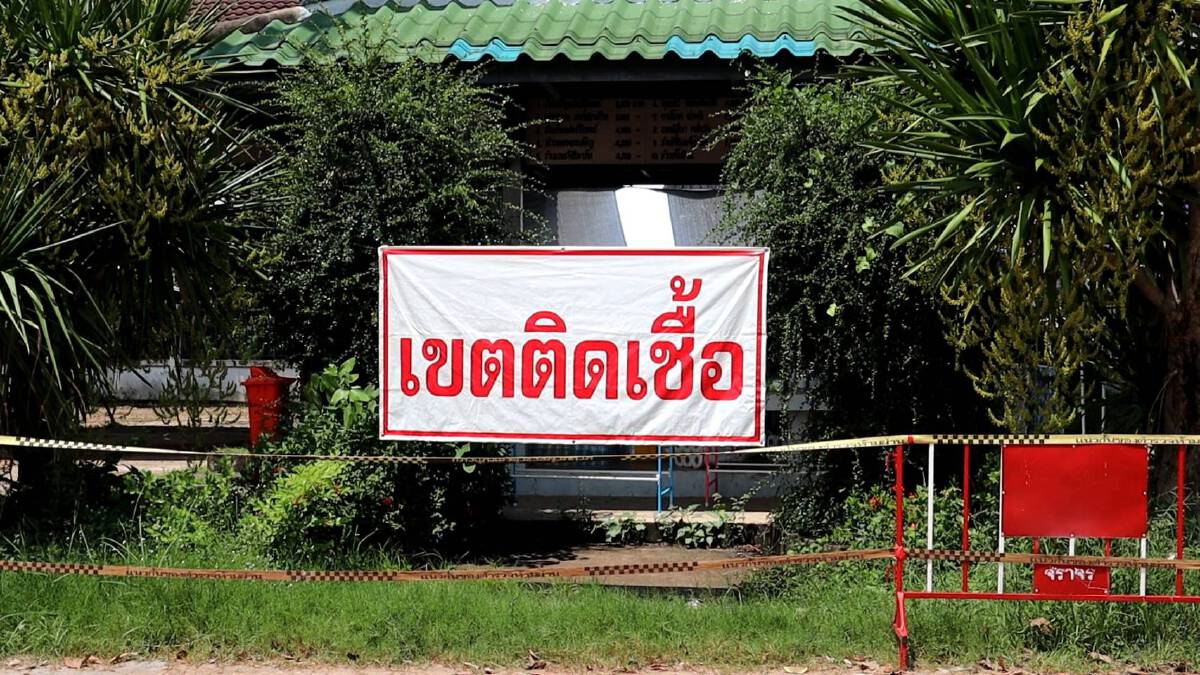 เร่ง รพ.สนามโรงยิมหามรุ่งหามค่ำ หลังจำนวนคนไข้ล้นเตียง