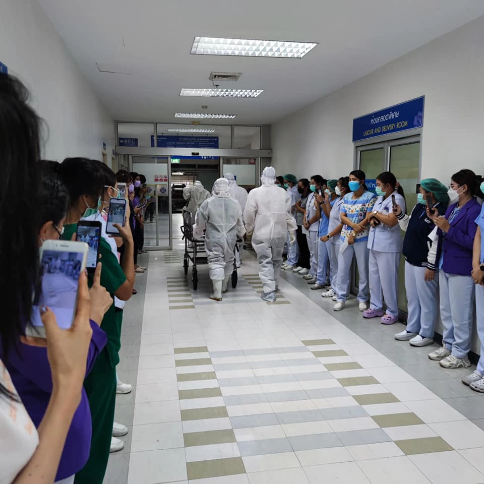 อาลัยพยาบาลด่านหน้าติดโควิดตาย