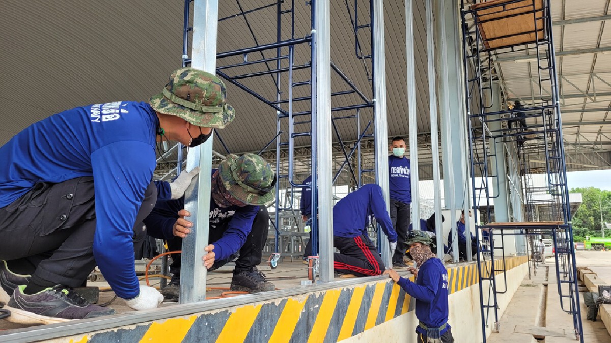 กองทัพบกและกองทัพเรือ เร่งสร้างโรงพยาบาลสนาม 