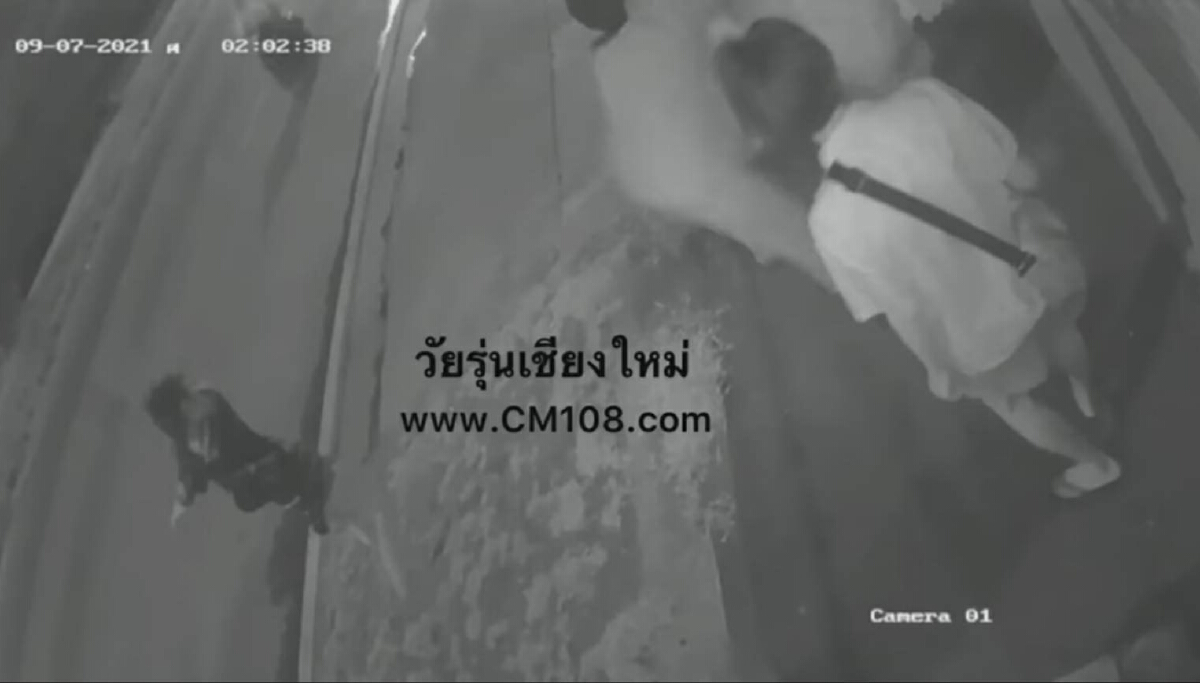 รู้ตัวแล้วกลุ่มวัยรุ่นรุมกระทืบหนุ่มลำพูนในพื้นที่เชียงใหม่