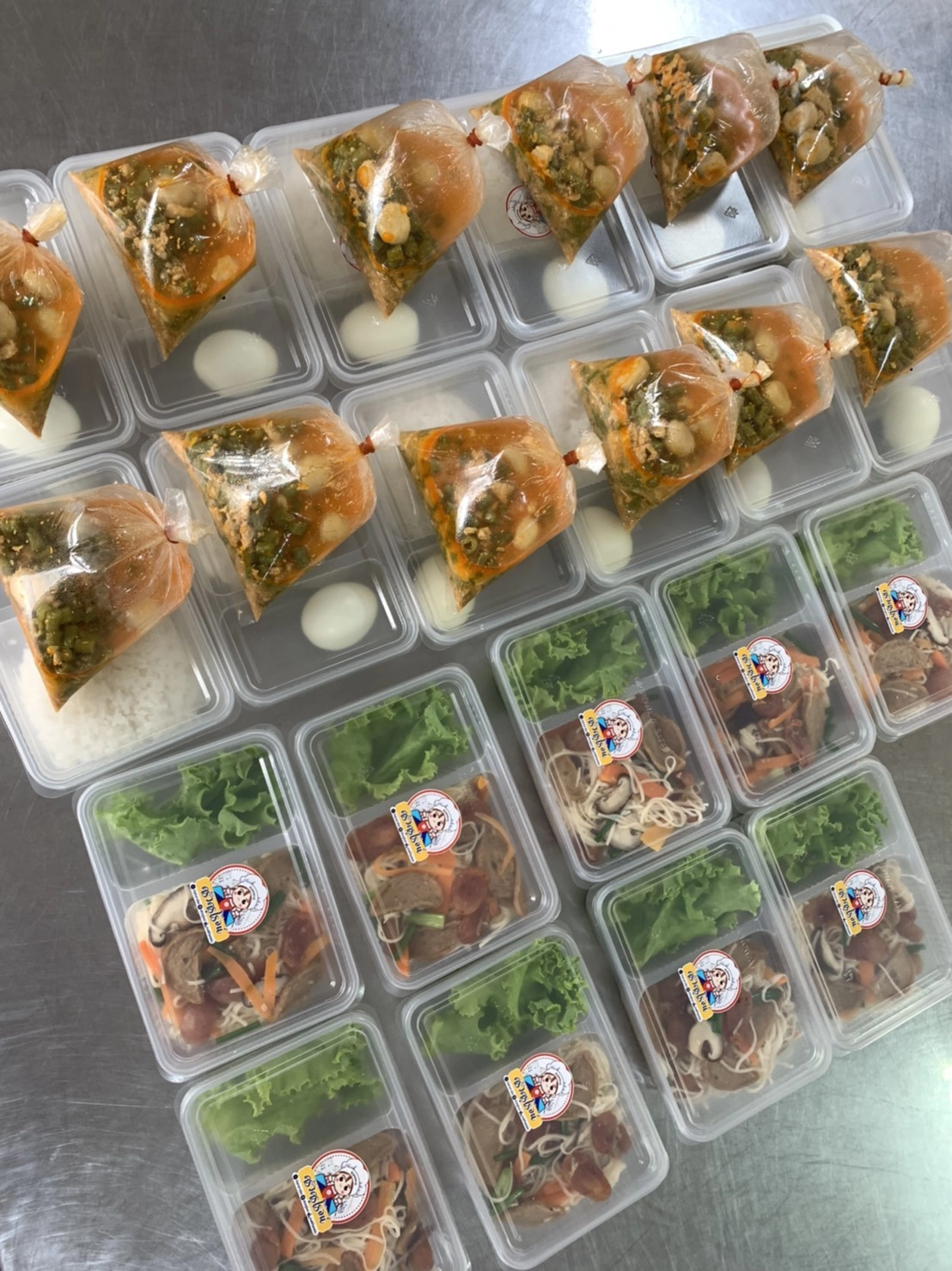 ร.ร.เอกชนปรับตัวเปิดครัว“ครูโรจน์”-ส่งขายแบบเดลิเวอรี่