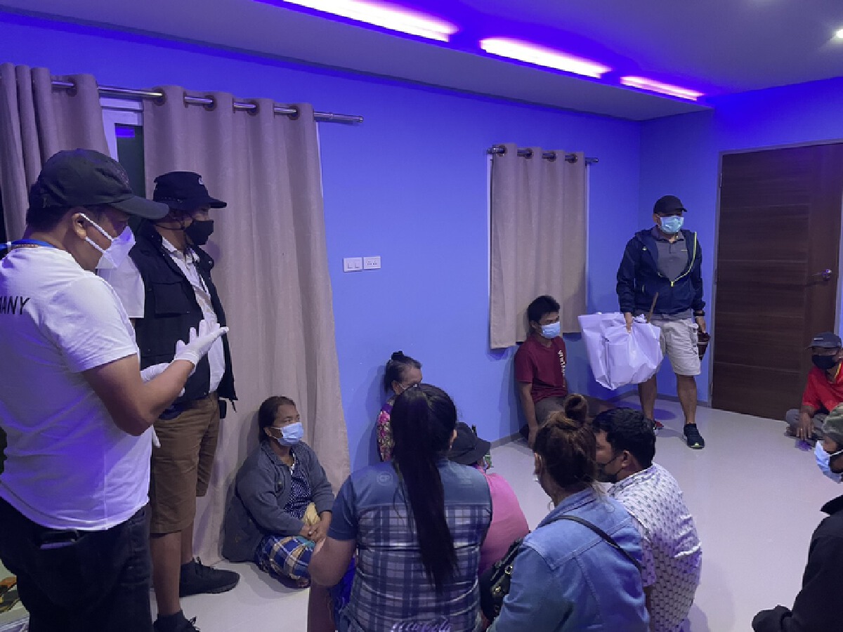กองปราบฯ รวบ 22 ผีพนันไฮโล เล่นโจ่งครึ่ม ไม่สนโควิด
