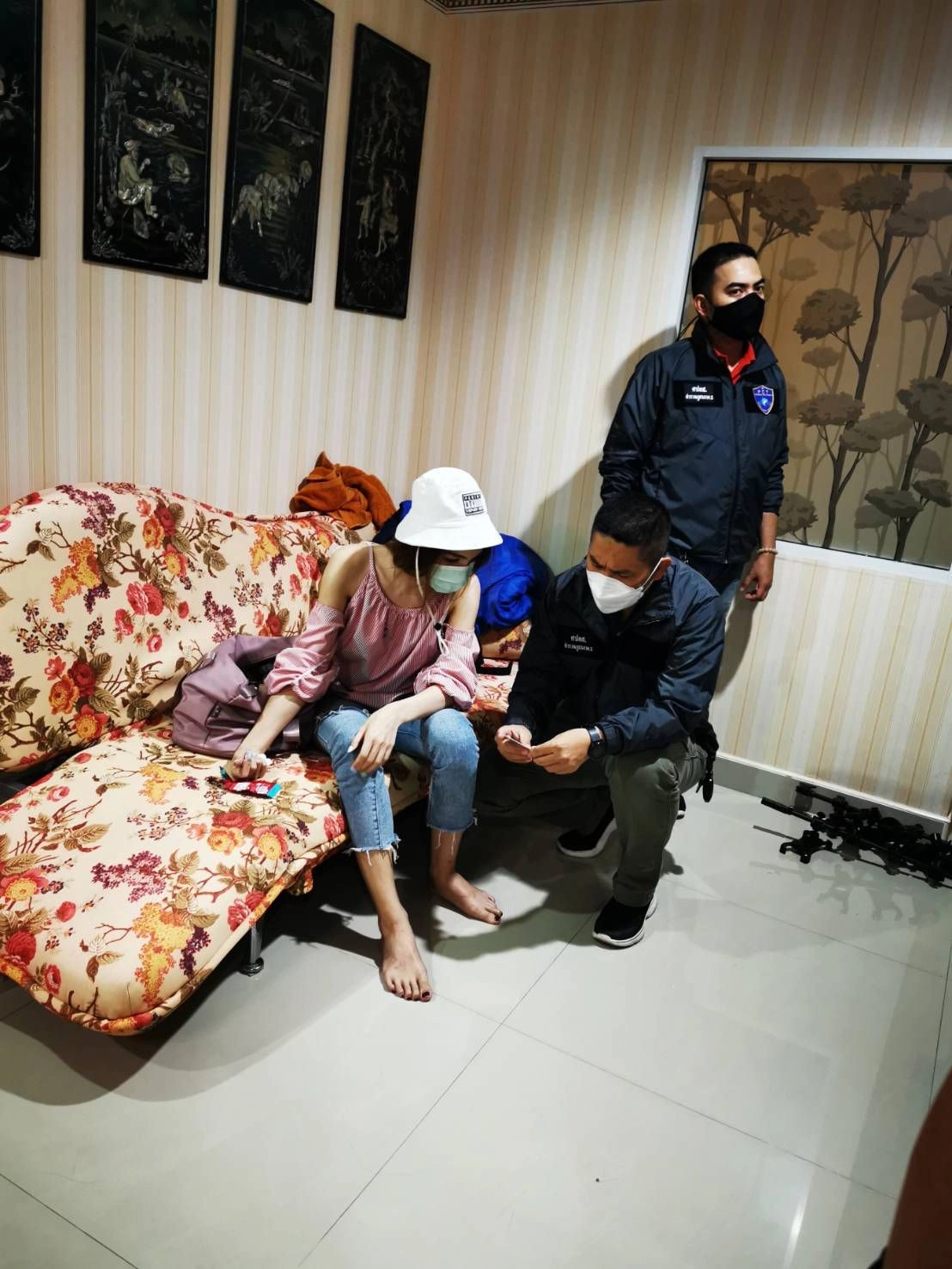 บุกทลายกองถ่ายหนังโป๊กลางเมืองพัทยา อ้างทำเพราะตกงานจากพิษโควิด-19