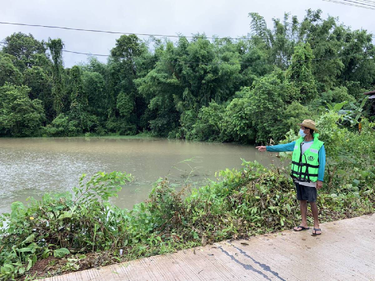 พายุถล่มทำให้เกิดน้ำท่วมฉับพลันบ้านเรือน-นาข้าวเสียหาย