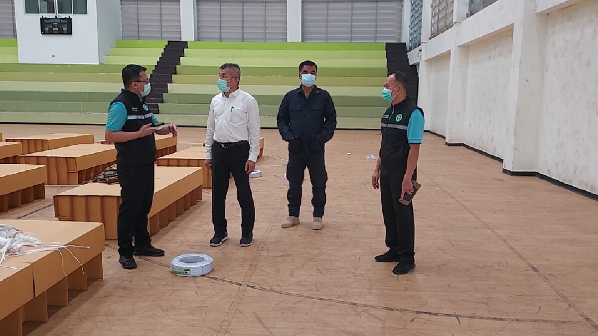 “แม่สอด”เร่งติดตั้งเตียงกระดาษ-รองรับผู้ป่วยสีเขียว